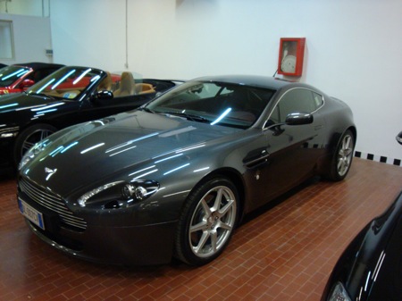 aston_martin_v8