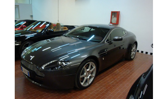 aston_martin_v8_cagliari_1