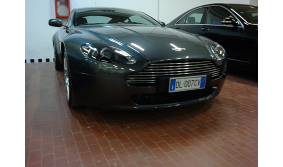 aston_martin_v8_cagliari_2