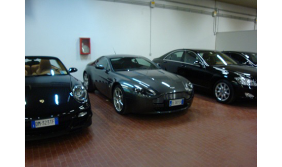 aston_martin_v8_cagliari_3